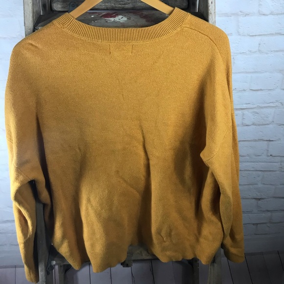 Universal Thread Sweater - Picture 3 of 3